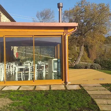 Agriturismo Terre Di Κατάλυμα σε φάρμα Serrapetrona